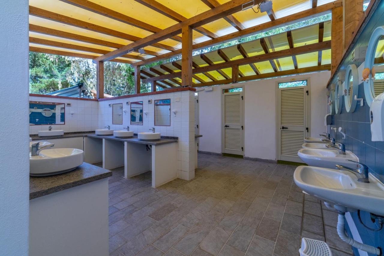 Camping Lacona Capoliveri  Buitenkant foto