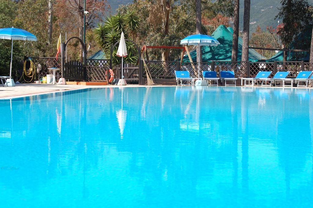 Camping Lacona Capoliveri  Buitenkant foto
