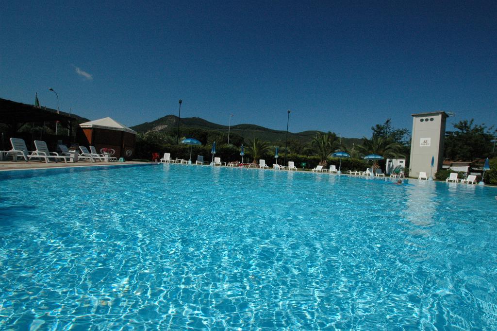 Camping Lacona Capoliveri  Buitenkant foto